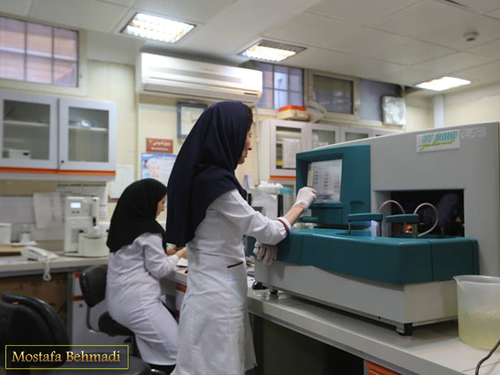 ازمایشگاه دکتر آیت اللهی